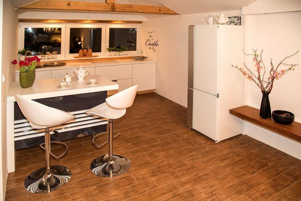 Angel'S Nest Apartment Komenda Extérieur photo