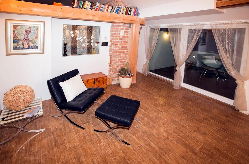 Angel'S Nest Apartment Komenda Extérieur photo